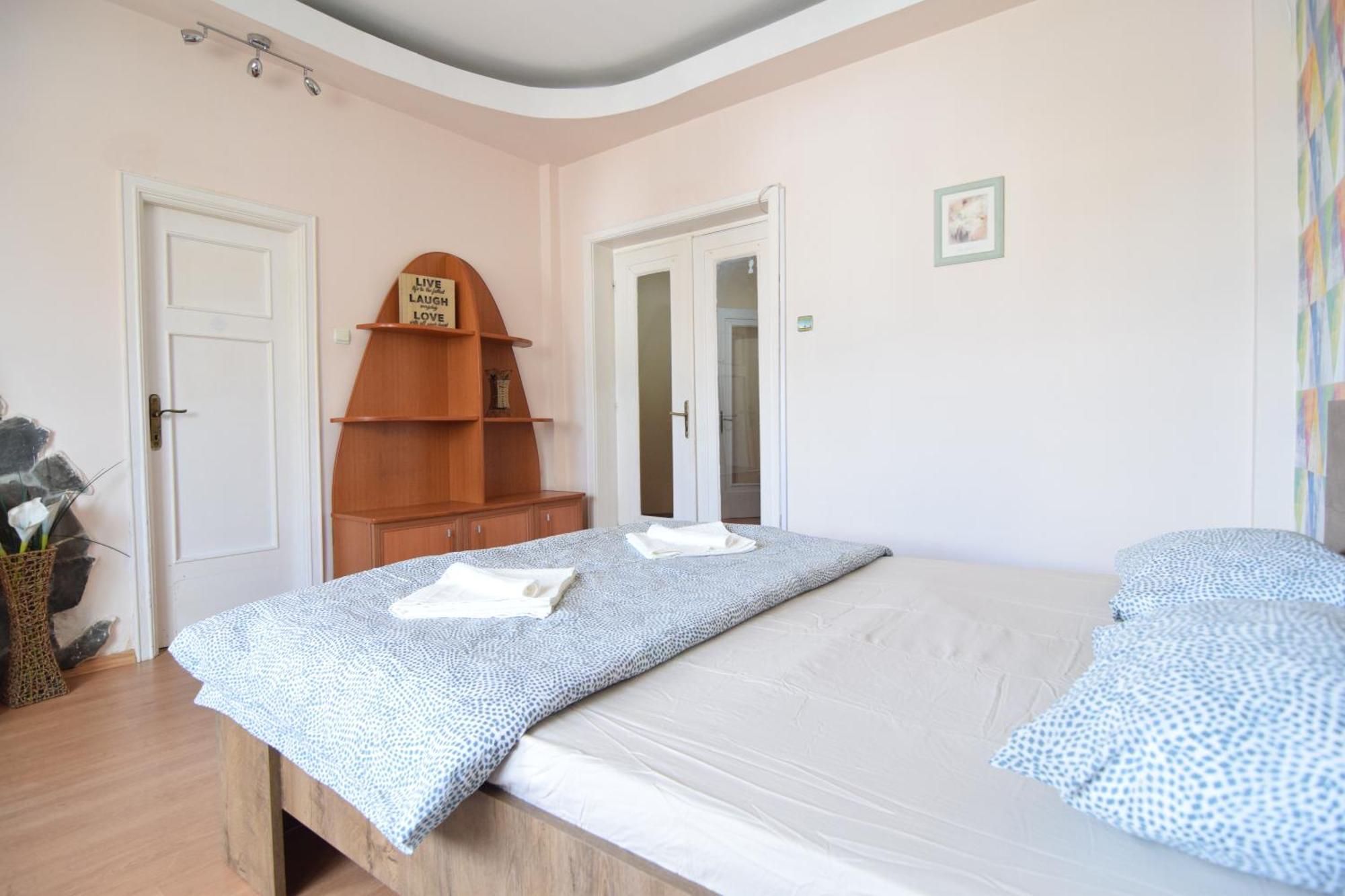 Studio In The Center Of Bucharest Luaran gambar